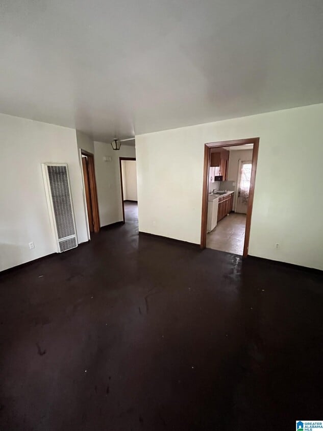 Building Photo - 1624 Pearson Ave SW