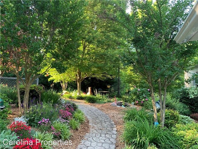 Building Photo - 2 br, 2 bath House - 132 Blue Bird Hill Rd