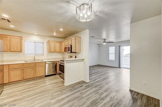 Foto del edificio - 3672 Moonlit Beach Ave