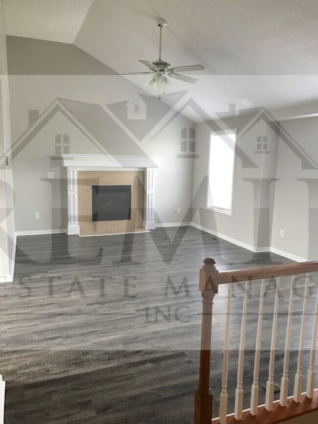 Building Photo - LOVELY 3 bd / 2.5 ba GRAIN VALLEY HOME -717 SW Tisha Ln, Grain Valley, MO 64029 $1950 - Mid May M...
