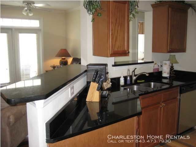 Building Photo - 3 Bed 2 Bath Third Floor Condo at The Concord
