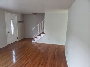 Building Photo - 619 S Terrace Dr