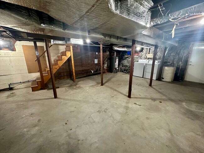 Foto del edificio - 109 Magoun Ave