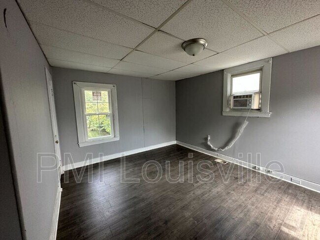 Building Photo - 3605 Larkwood Ave