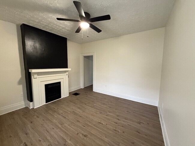 Building Photo - 975-977 Miller Ave