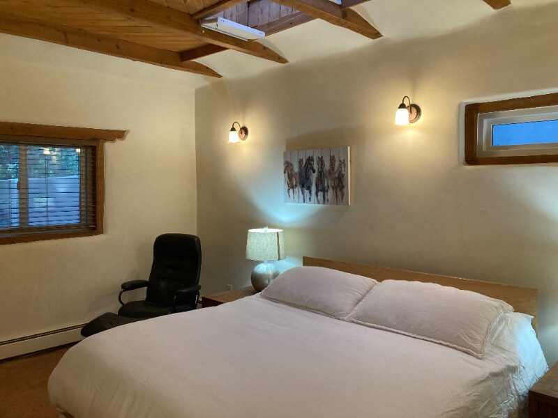 Foto principal - 5991 Corrales Rd
