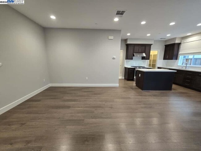 Foto del edificio - 8553 Waveside Wy