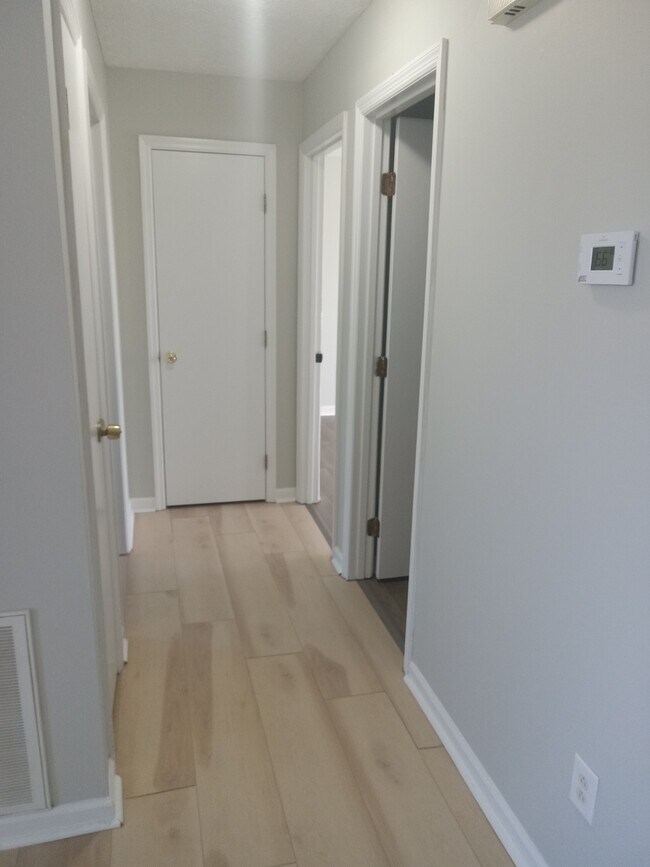 Foto del edificio - 542 Hickory Dr
