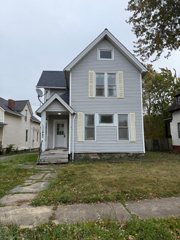 Building Photo - 1447 W 101st St