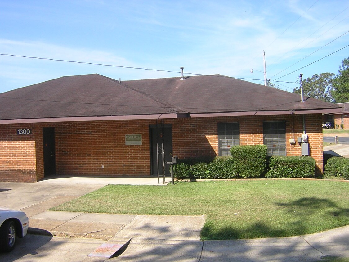 Southgate Apartments Apartments in MS