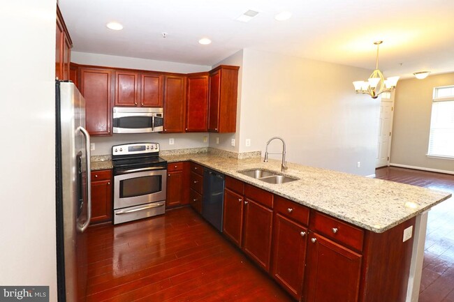 Building Photo - 8113 Mission Hill Pl