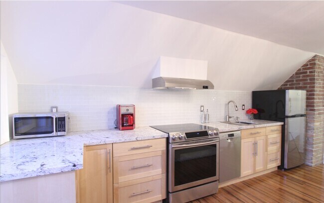 Photo du bâtiment - 403 Woodbine Av