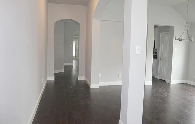 Building Photo - 2616 Cascade Cove Dr