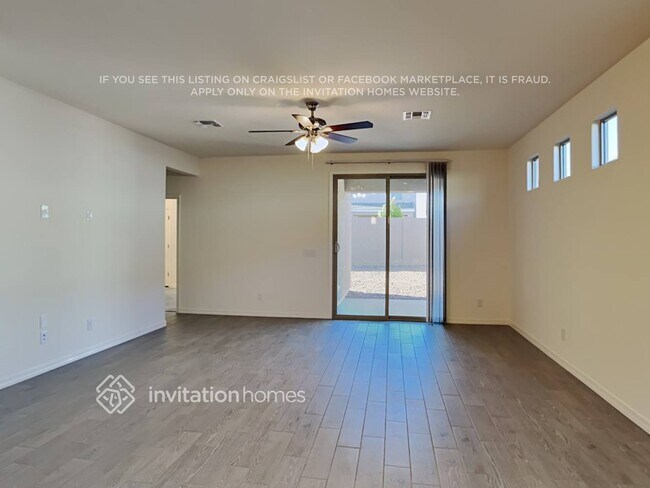 Foto del edificio - 5742 W Jones Ave