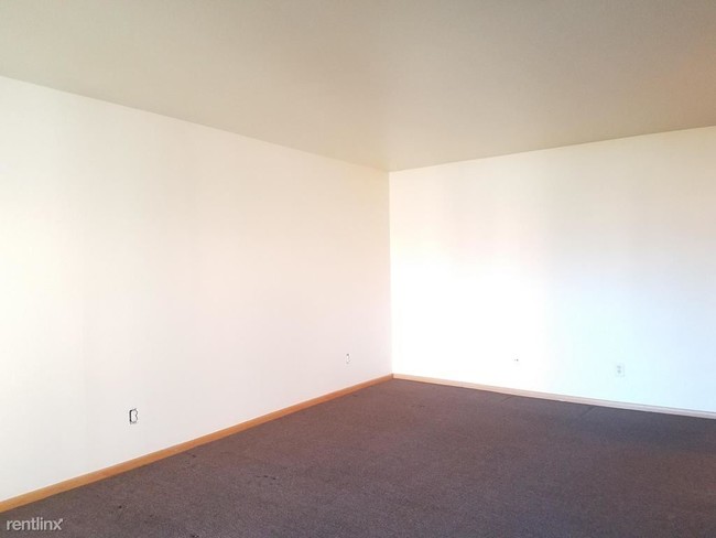 Building Photo - 7343 N Teutonia Ave