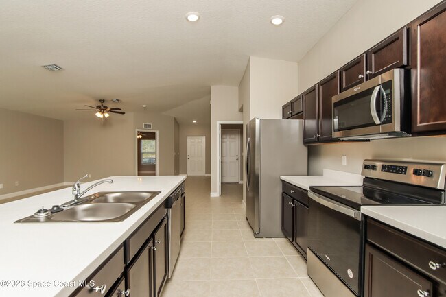Foto del edificio - 2110 Watkins Rd SE