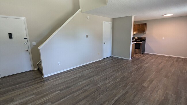 Building Photo - MN Cedar Village (809)