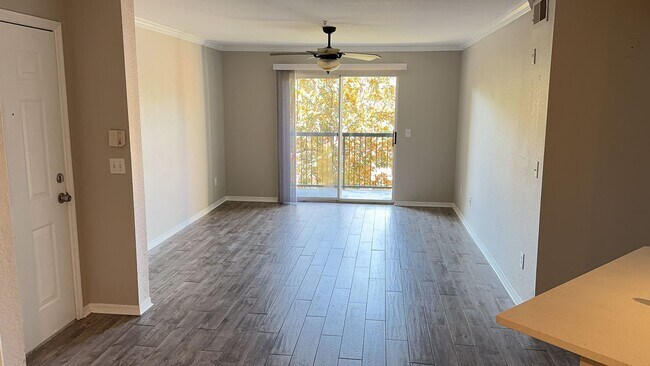 Foto del edificio - Beautiful 1 bedroom condo for rent in Lake...