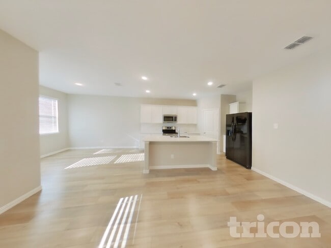 Building Photo - 440 Walpole Ct