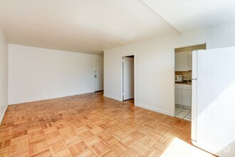 Building Photo - 1111 Arlington Blvd