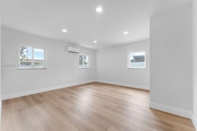 Foto del edificio - 17915 NW 43rd Ct
