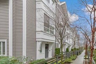 Building Photo - 2838 Livingstone Ave