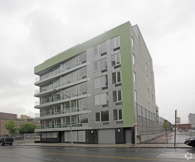 Building Photo - 109 Gold