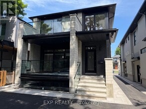 Building Photo - 512 Roosevelt Ave