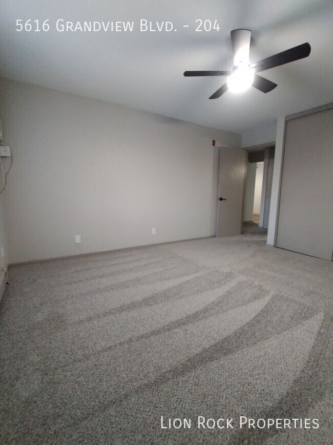 Building Photo - 5616 Grandview Blvd