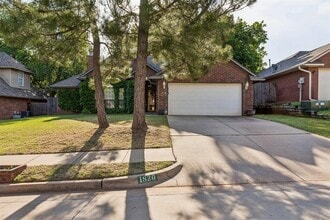 Building Photo - 1820 Chelsea Dr