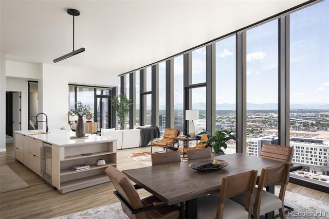 Foto principal - 3930 Blake St