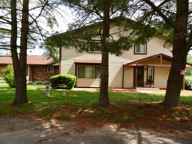 Foto del edificio - 52171 Friars Ct