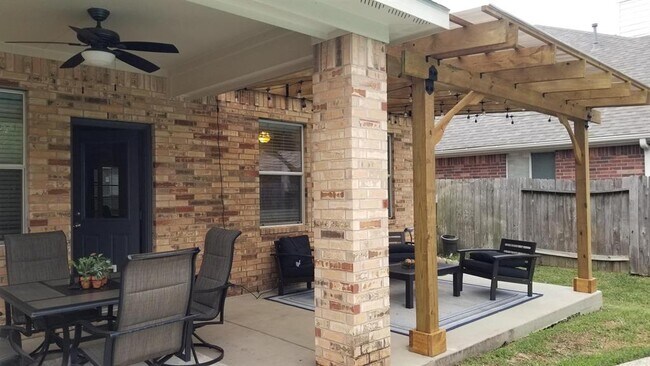 Foto del edificio - 90 S Regan Mead Cir