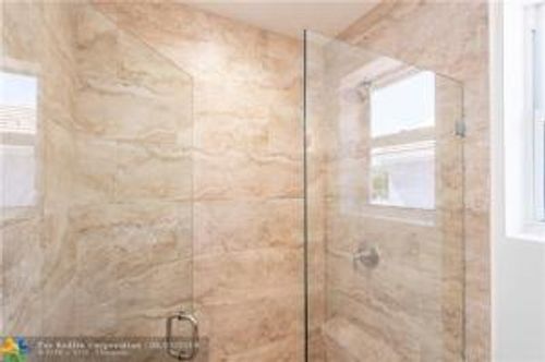 Foto del edificio - 2915 Woolbright Rd