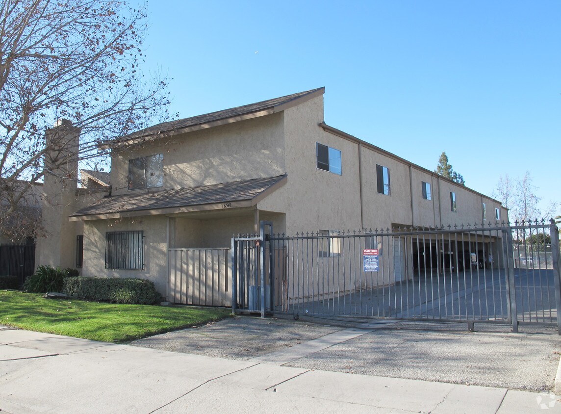 Foto principal - 18541 Vidora Dr
