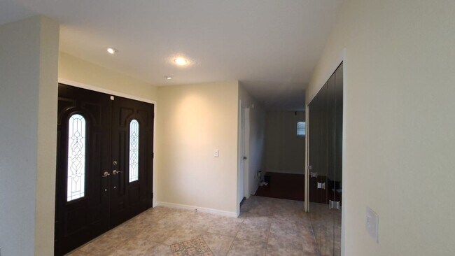 Building Photo - 399 Barberry Ln