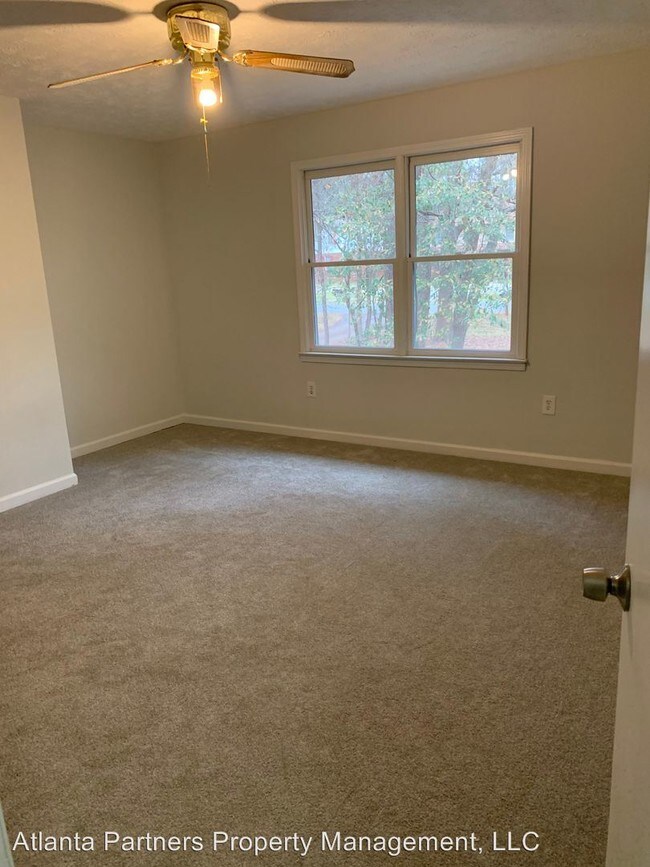 Building Photo - 211 Highland Park Dr