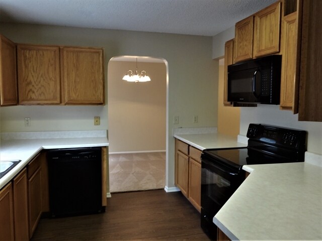 Foto del edificio - 7659 Chatsworth