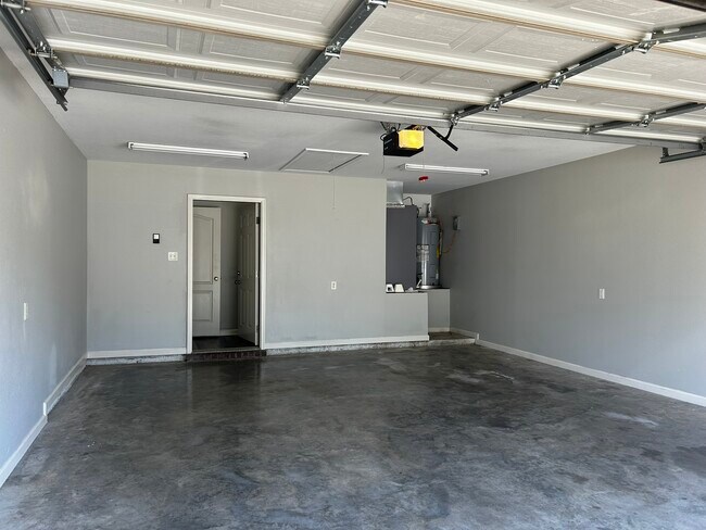 Foto del edificio - 210-210 Hidden Meadows Dr