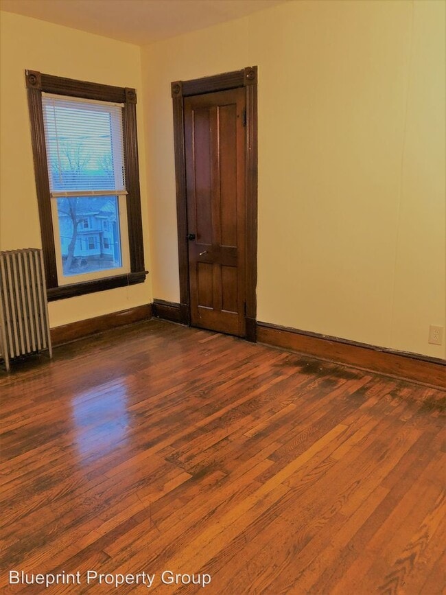 Building Photo - 75 2nd St