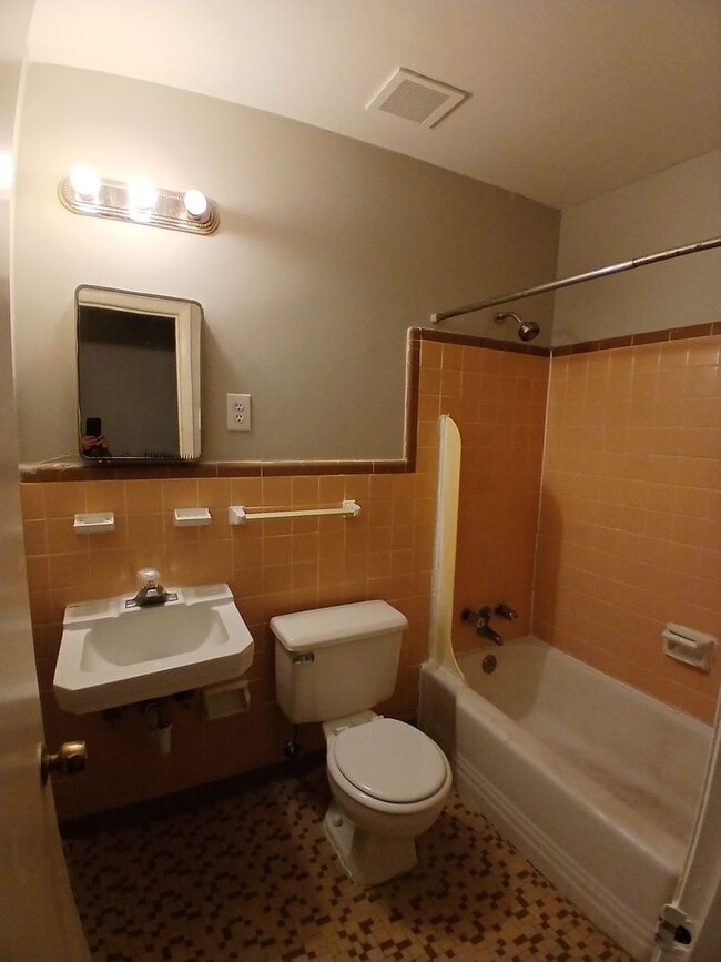 Foto del edificio - Nice 3 bedroom 2 bath Home For Rent