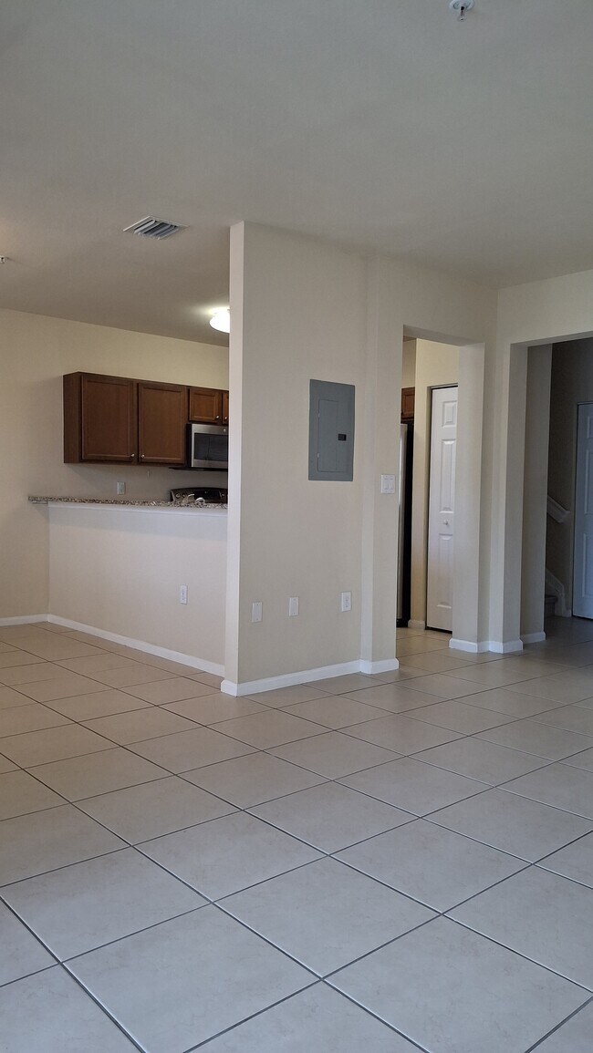 Foto del edificio - 8760 NW 97th Ave
