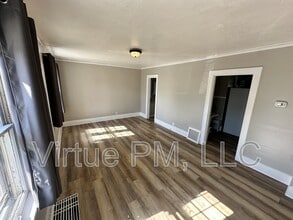 Building Photo - 232 7th Ave