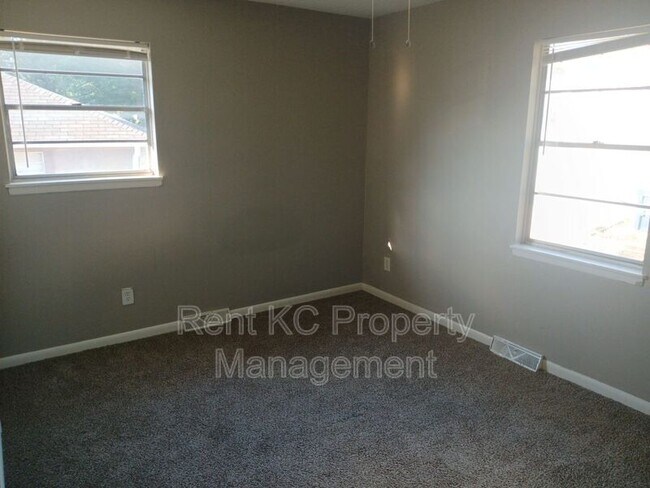 Foto del edificio - 5038 N Topping Ave