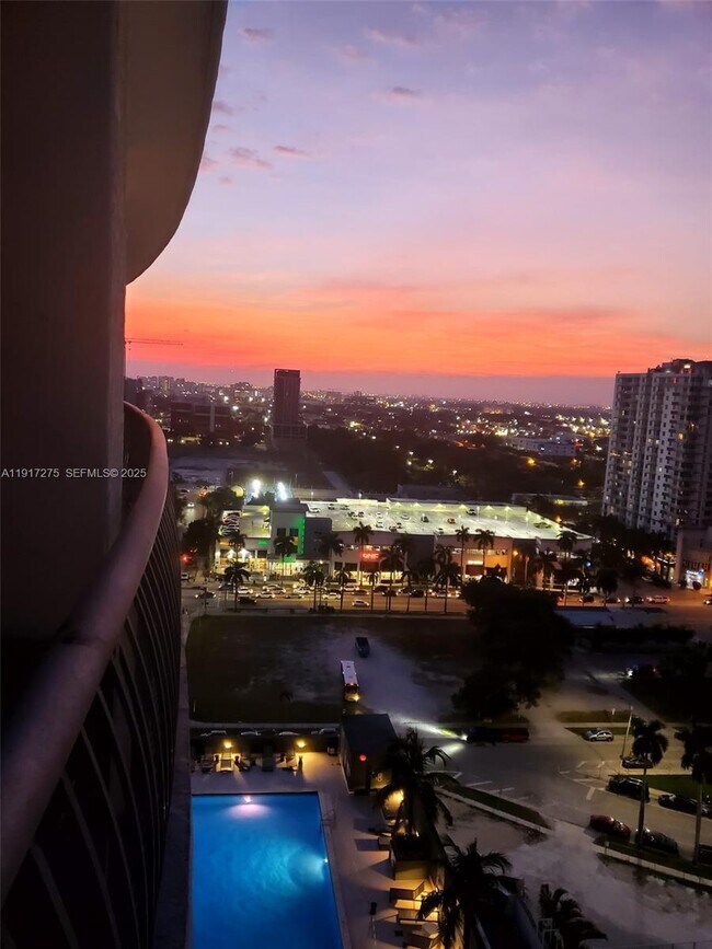 Foto del edificio - 1750 N Bayshore Dr