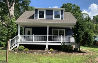 Building Photo - 101 US-46