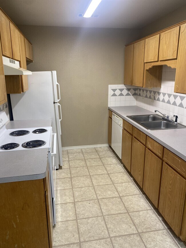 Building Photo - 1310 Dugger Cir
