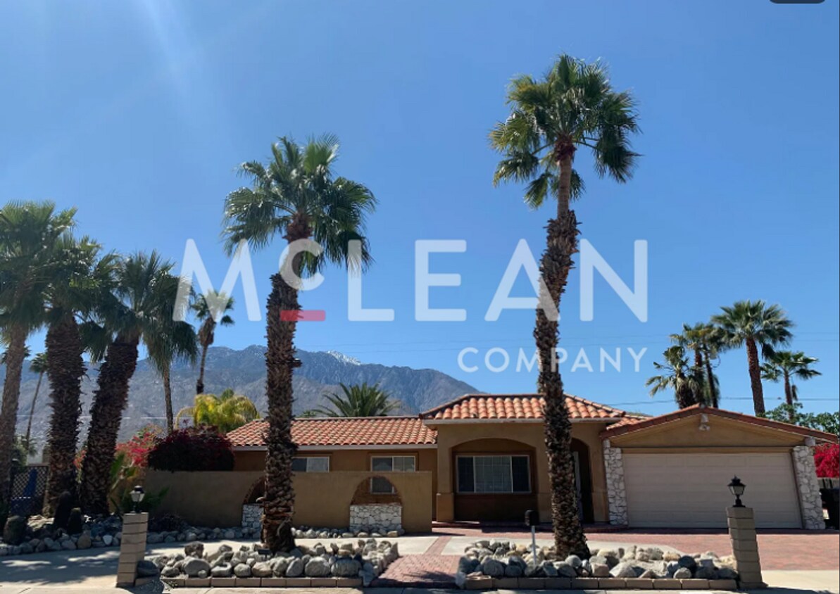 Building Photo - 1851 N San Gorgonio Rd