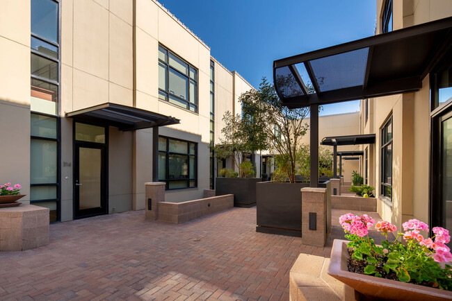 2 Story Townhomes - Plaza Lofts at Kierland Commons