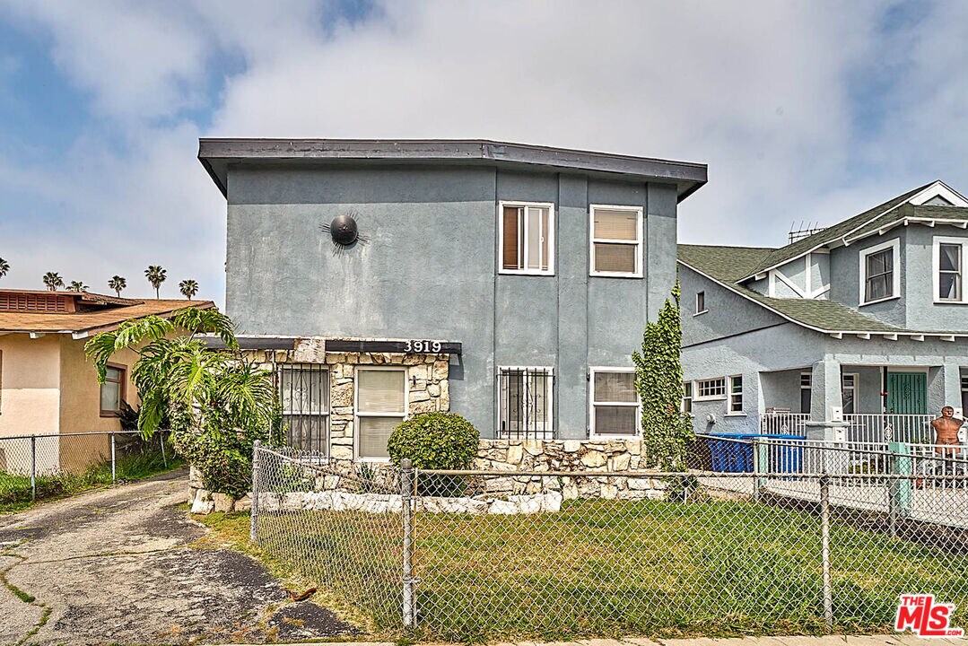 Primary Photo - 3919 Halldale Ave